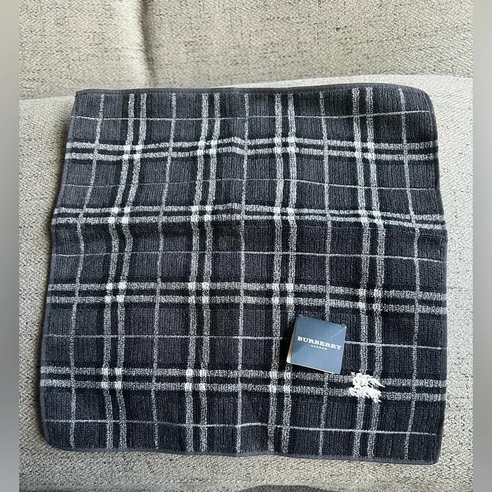 Burberry gray nova check washcloth Japan exclusive